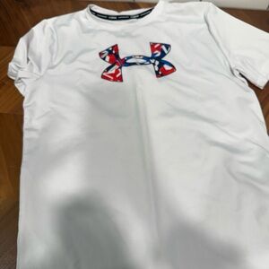 Under Armour Kids White Graphic rashgaurd